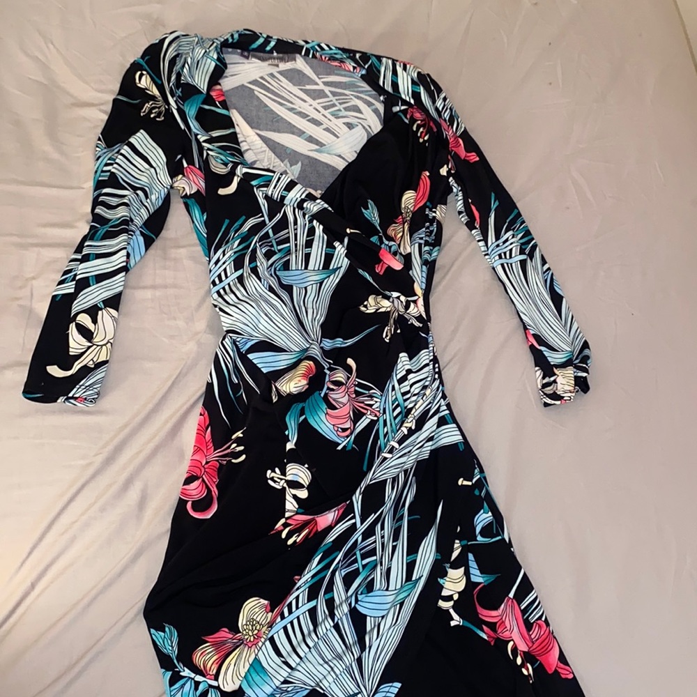 Jenifer Lopez long sleeve wrap dress